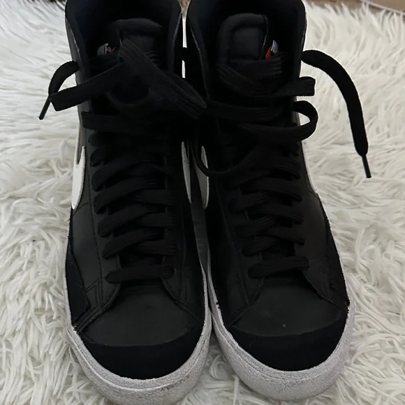 Nike High-Top Blazers - Picture 5 of 8